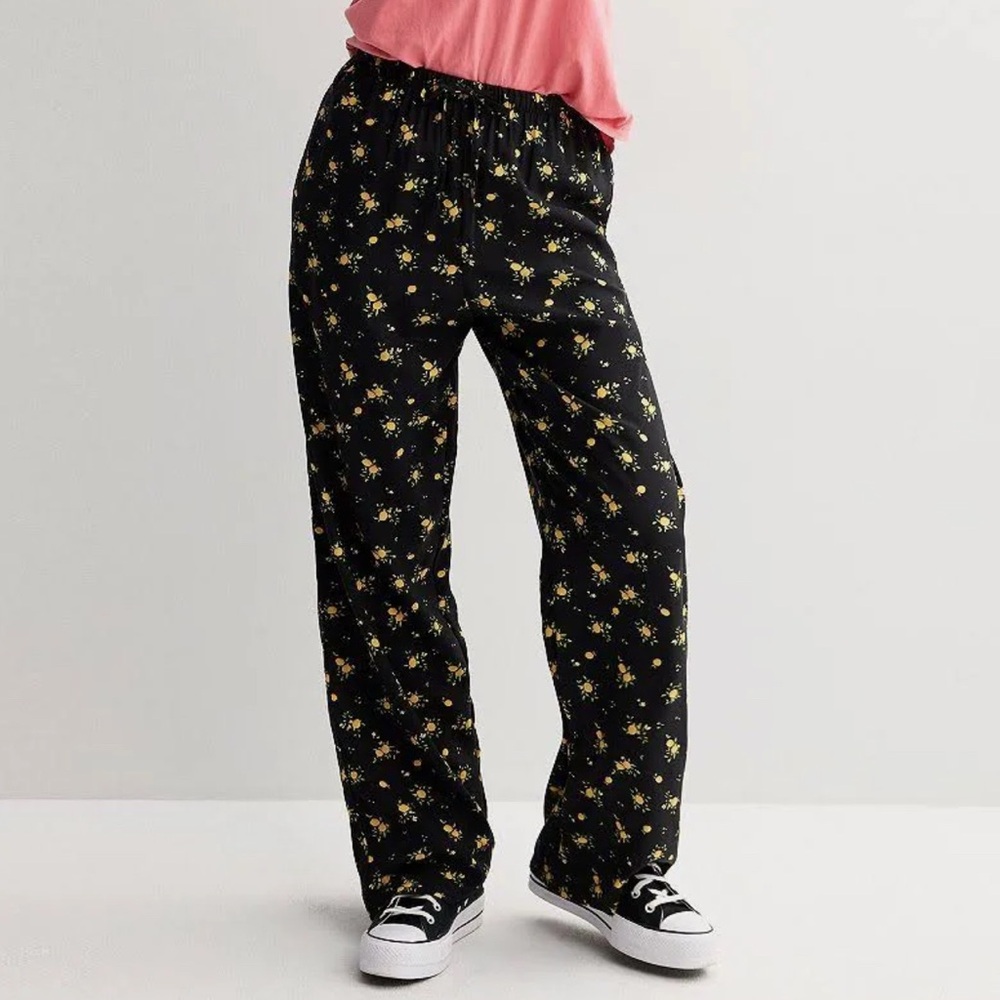 Floral Wide Leg Women's Pants - Picture 8 of 8